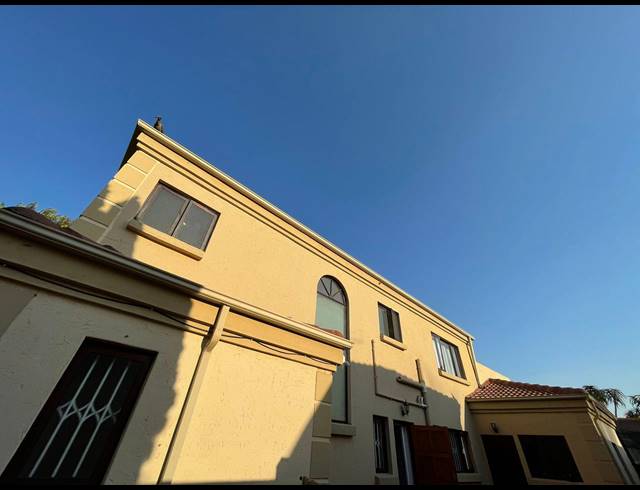4 BEDROOM FREEHOLD FOR SALE IN FOURWAYS